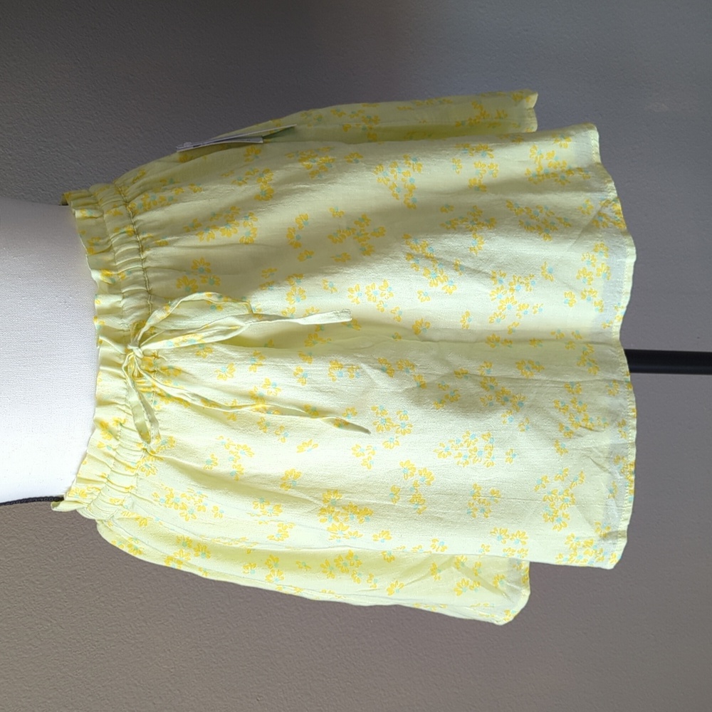 About Moxie Floral Skirt Size Medium
